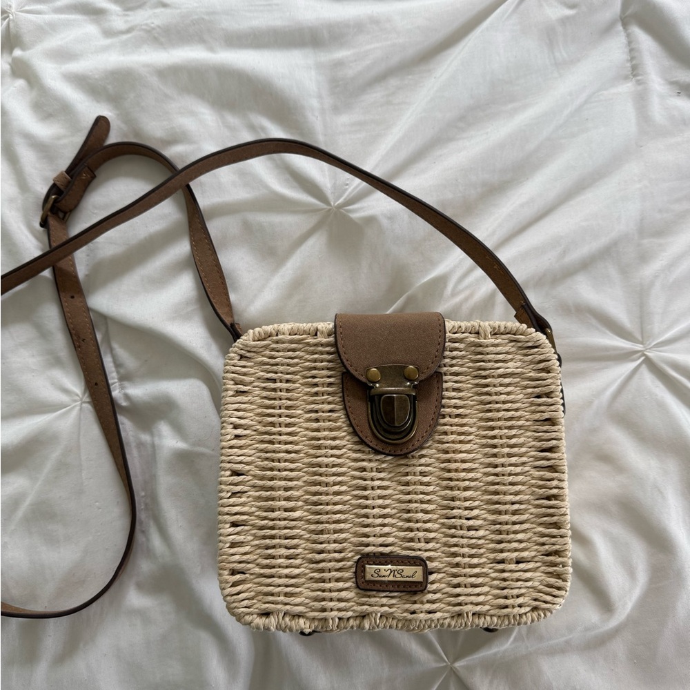 Elegant Woven Crossbody Bag in Brown and Tan